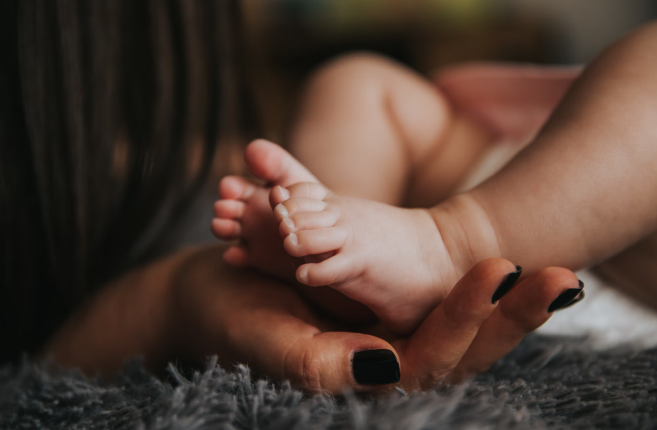 ELLE DIT: J'ai presque arrêté d'allaiter mon bébé en raison de mamelons