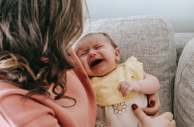ELLE DIT: Je n'aime pas mon bébé.  Est-ce que ça fait de moi une mauvaise maman?