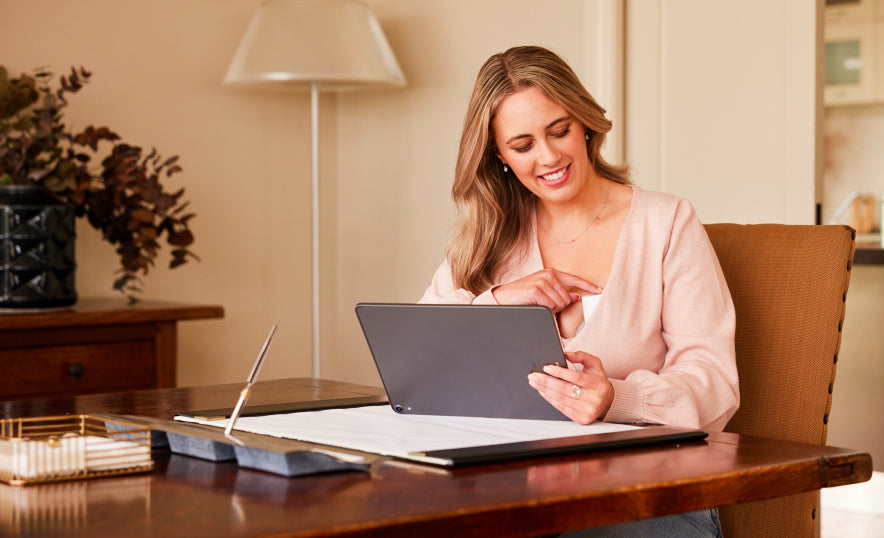 Breastfeeding Tips for Busy Working Moms: Balancing Breast Pumping and Work